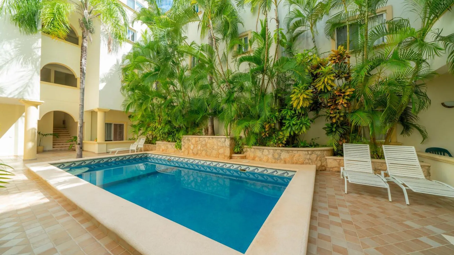 Classic Condo On 5Th Avenue , Steps From The Beach - Mclaren Playa del Carmen