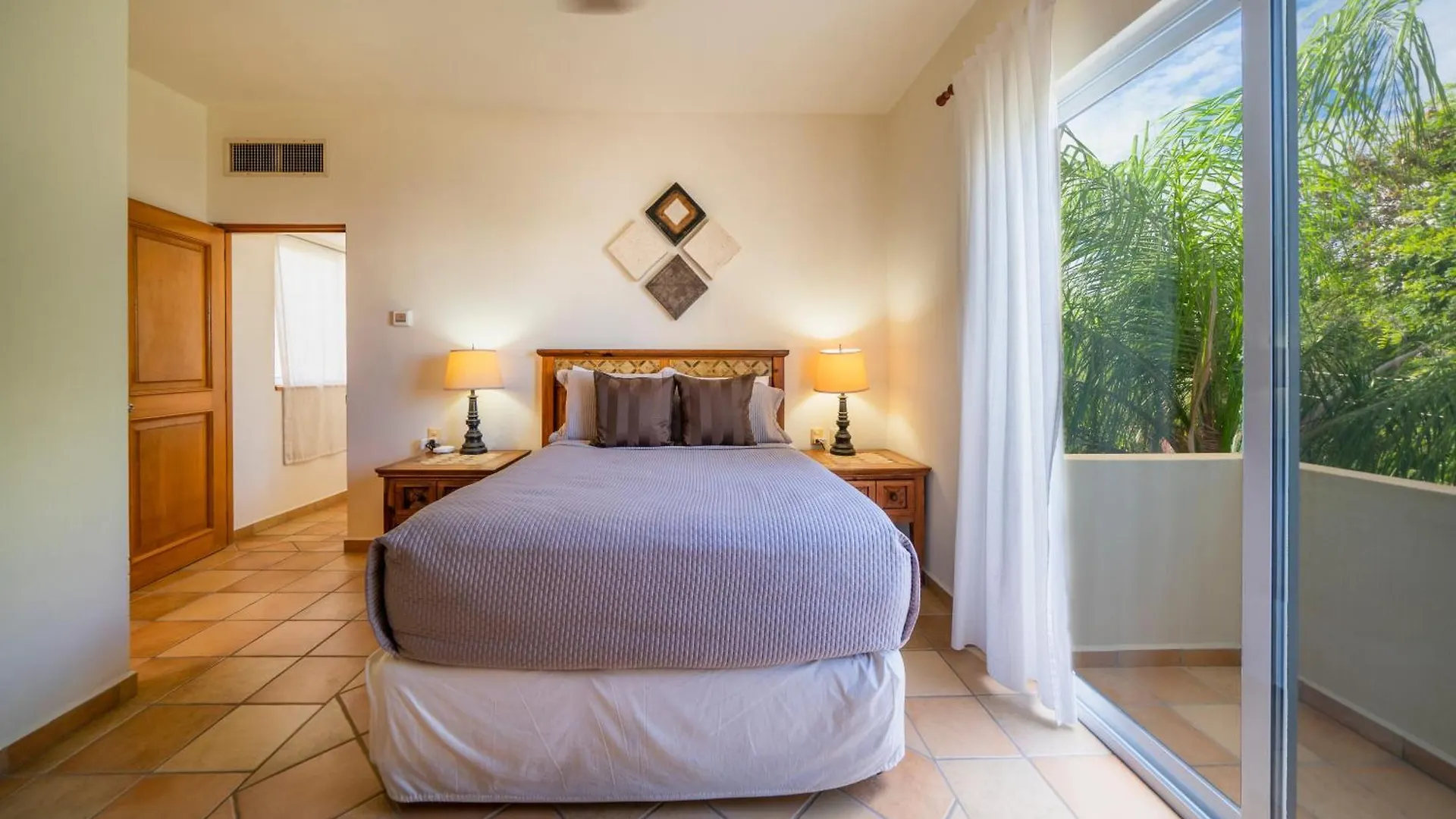 Classic Condo On 5Th Avenue , Steps From The Beach - Mclaren Playa del Carmen 0*,  Mexico