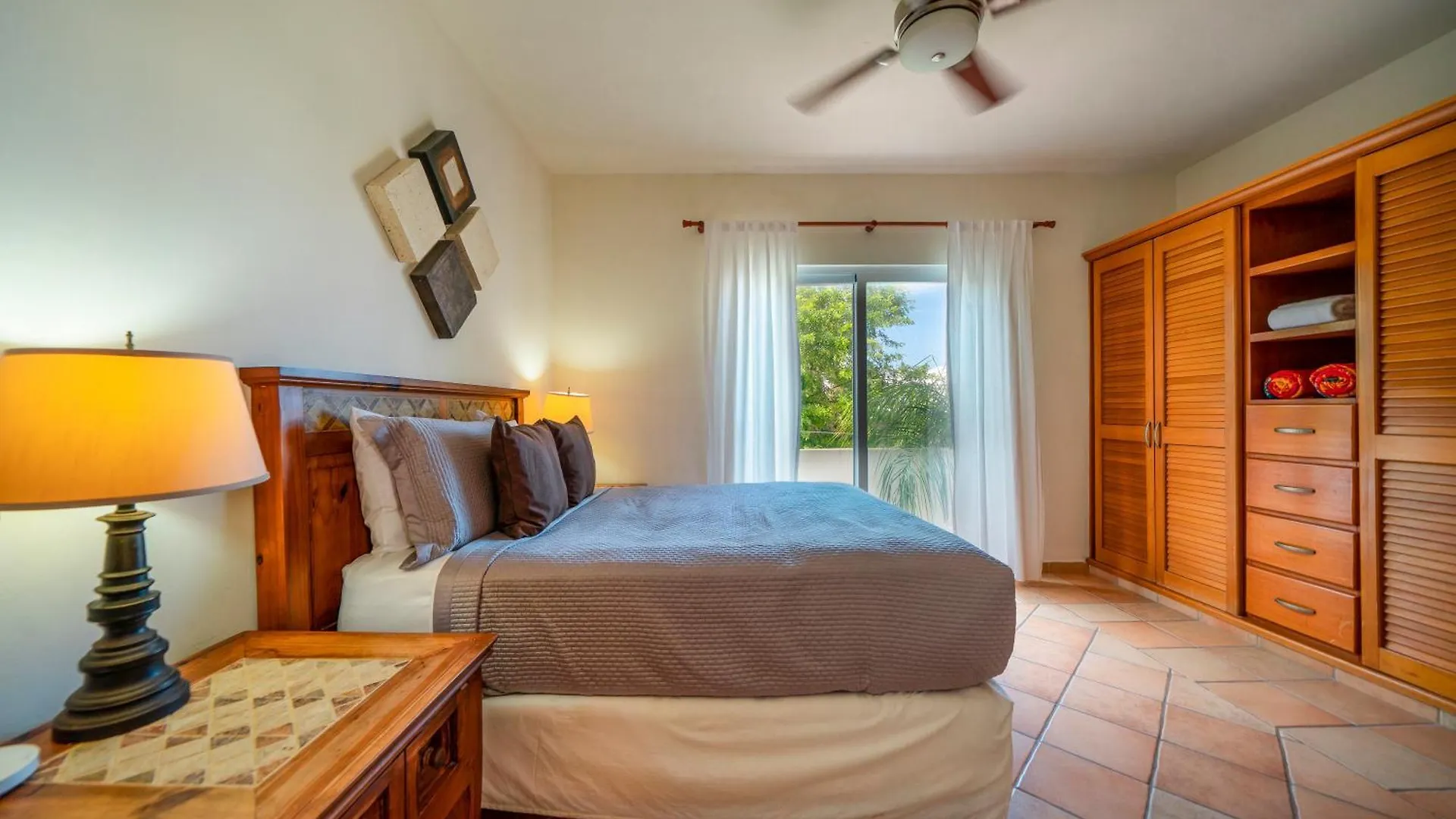 Апартаменты Classic Condo On 5Th Avenue , Steps From The Beach - Mclaren Плая-дель-Кармен